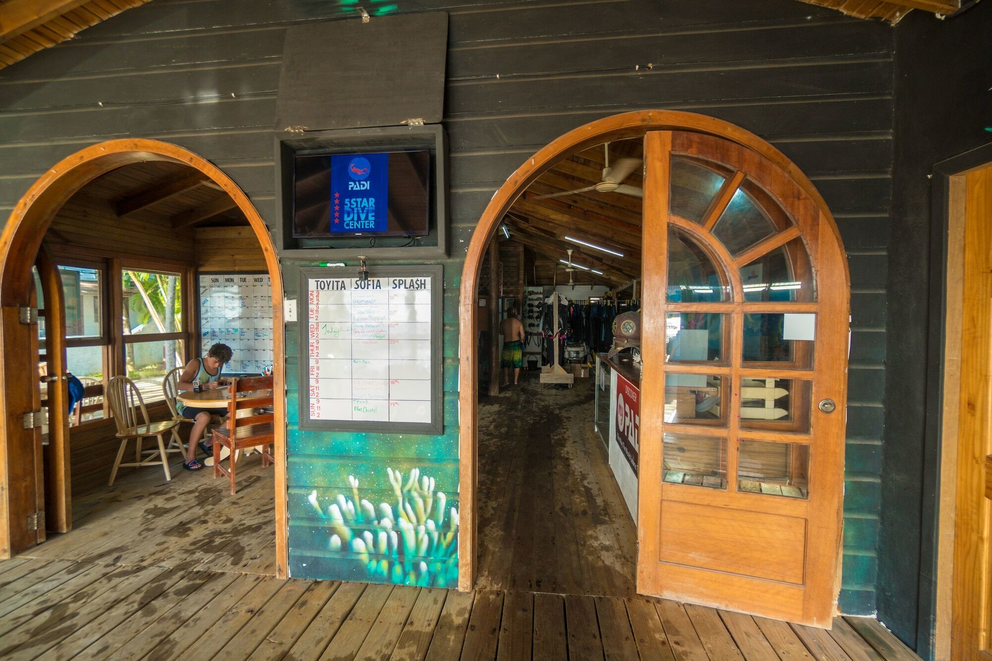 West End Divers Resort Cohoon Ridge Kültér fotó